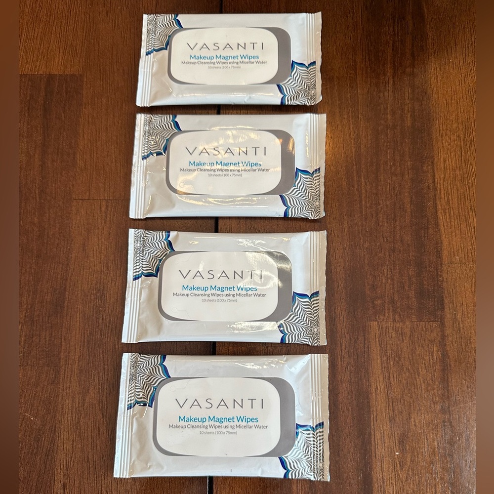NWT (Lot of 4) VASANTI MAKEUP Magnet WIPES
